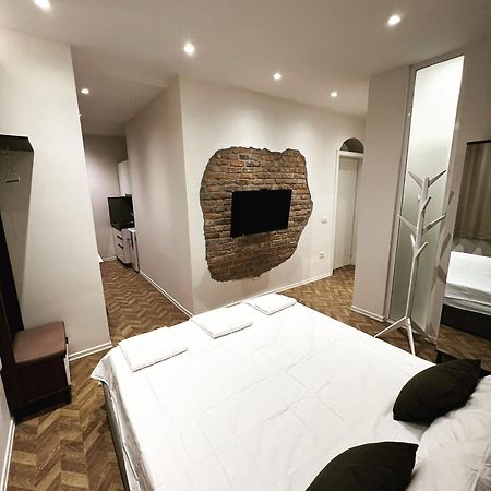 Blloku Central Apartments 地拉那 外观 照片